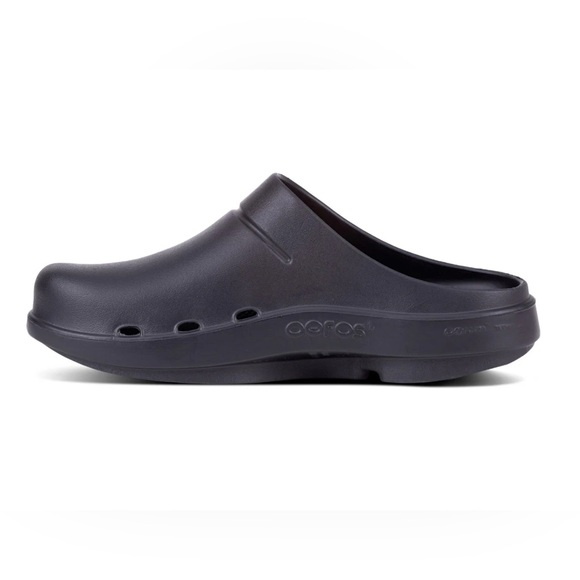 OOFOS OOcloog Recovery Clog Mule - Women’s Men’s, Unisex 6 M / 8 W - Black - Picture 3 of 8